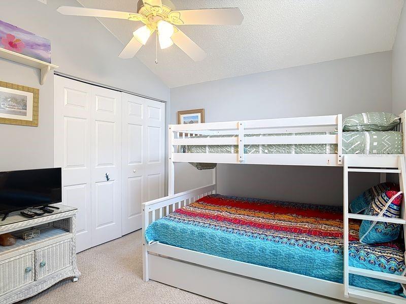 Image 19 of 37 For 14 Cedarview Court