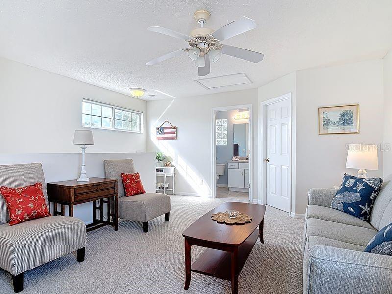 Image 23 of 37 For 14 Cedarview Court