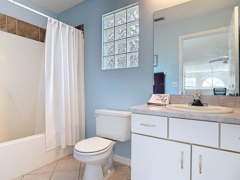 Image 26 of 37 For 14 Cedarview Court