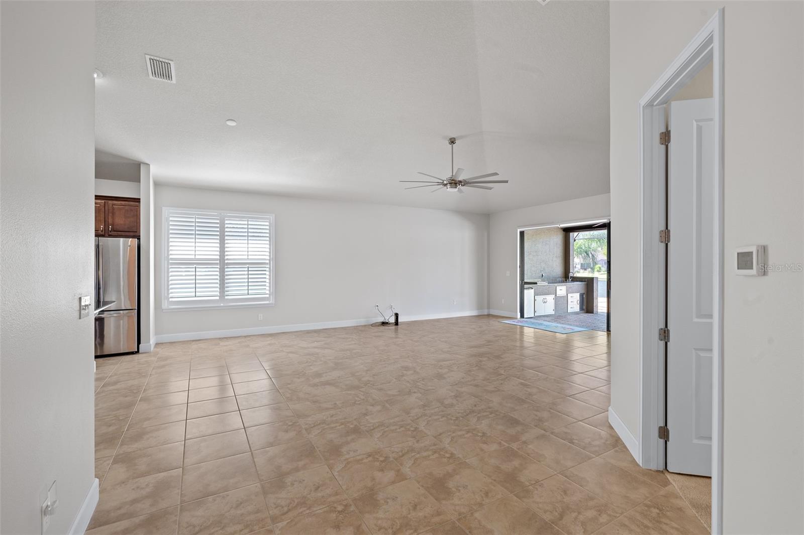 Image 13 of 54 For 663 Southlake Drive