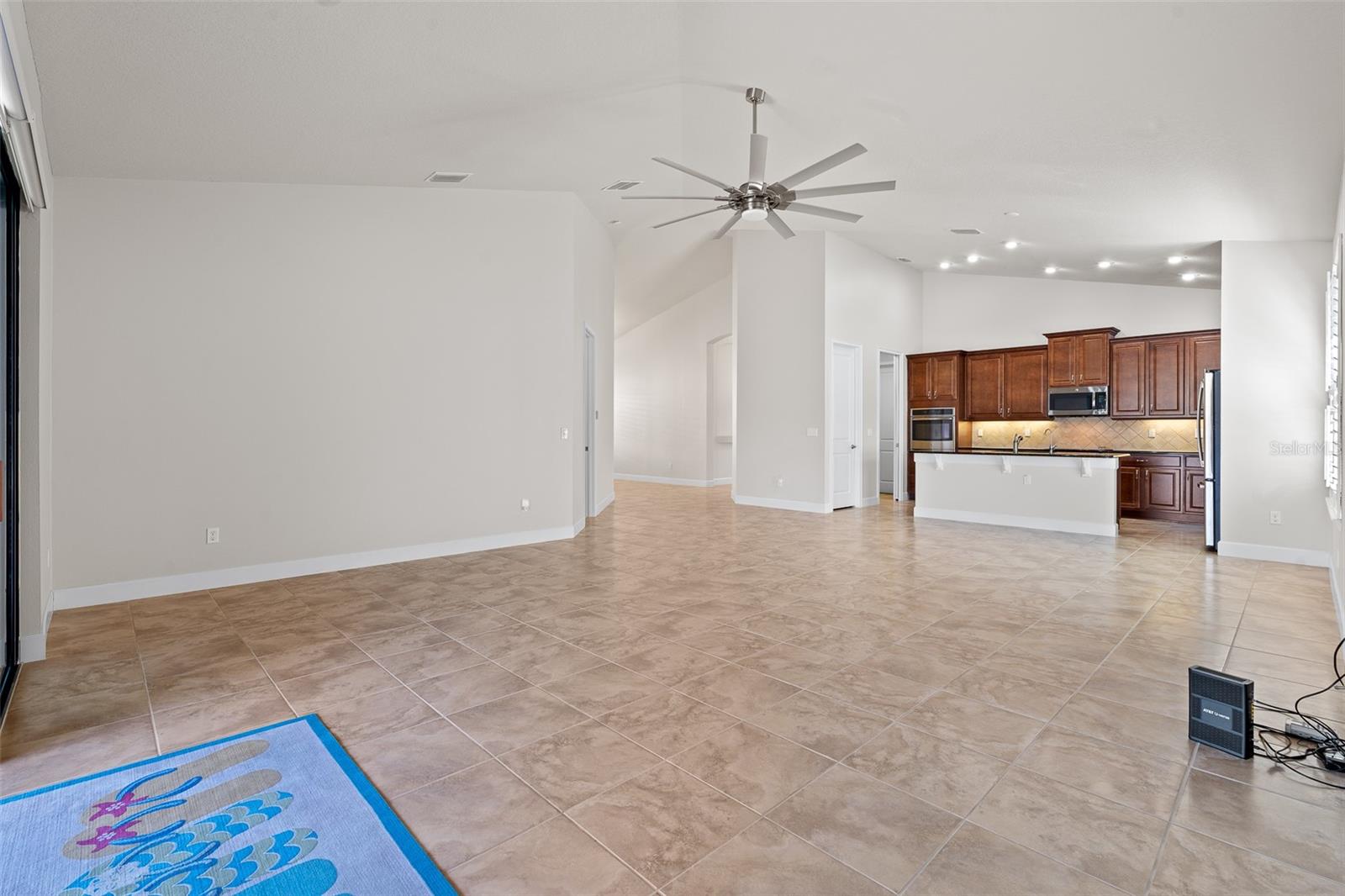 Image 24 of 54 For 663 Southlake Drive