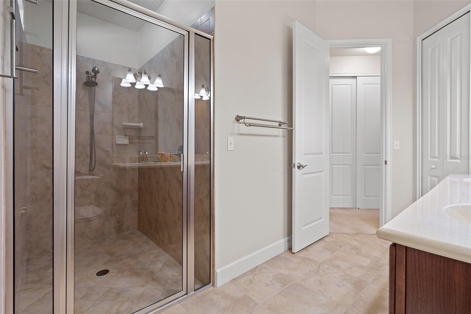 Image 26 of 54 For 663 Southlake Drive