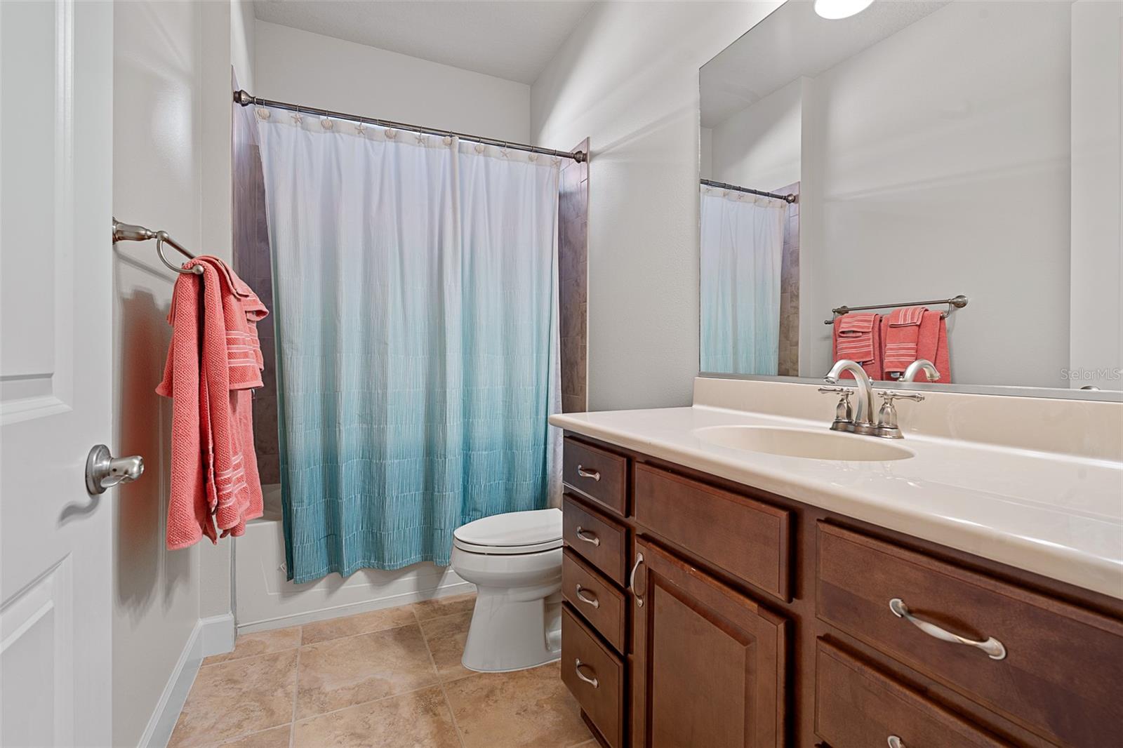 Image 33 of 54 For 663 Southlake Drive