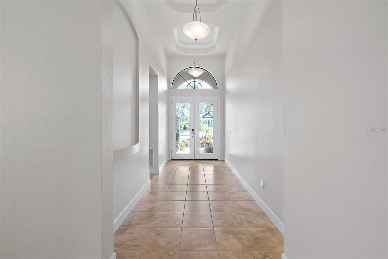 Image 5 of 54 For 663 Southlake Drive