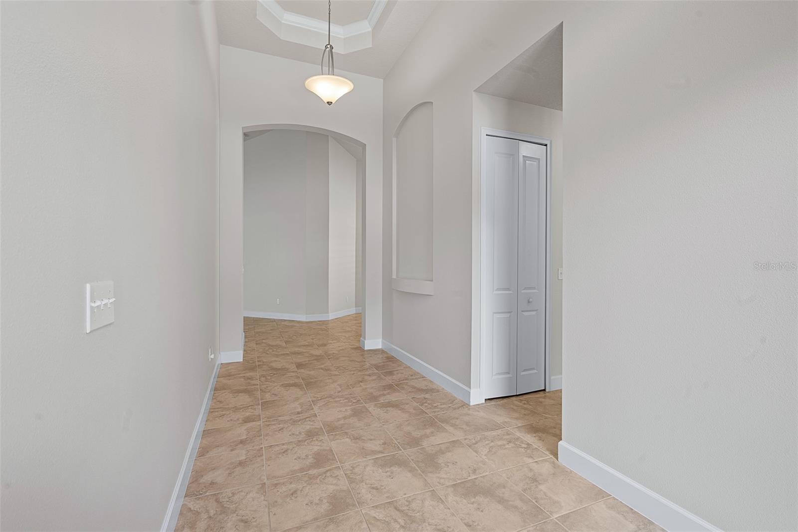 Image 6 of 54 For 663 Southlake Drive