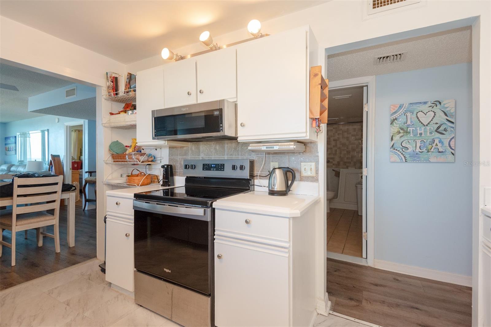 Image 22 of 77 For 3370 Ocean Shore Boulevard 4060