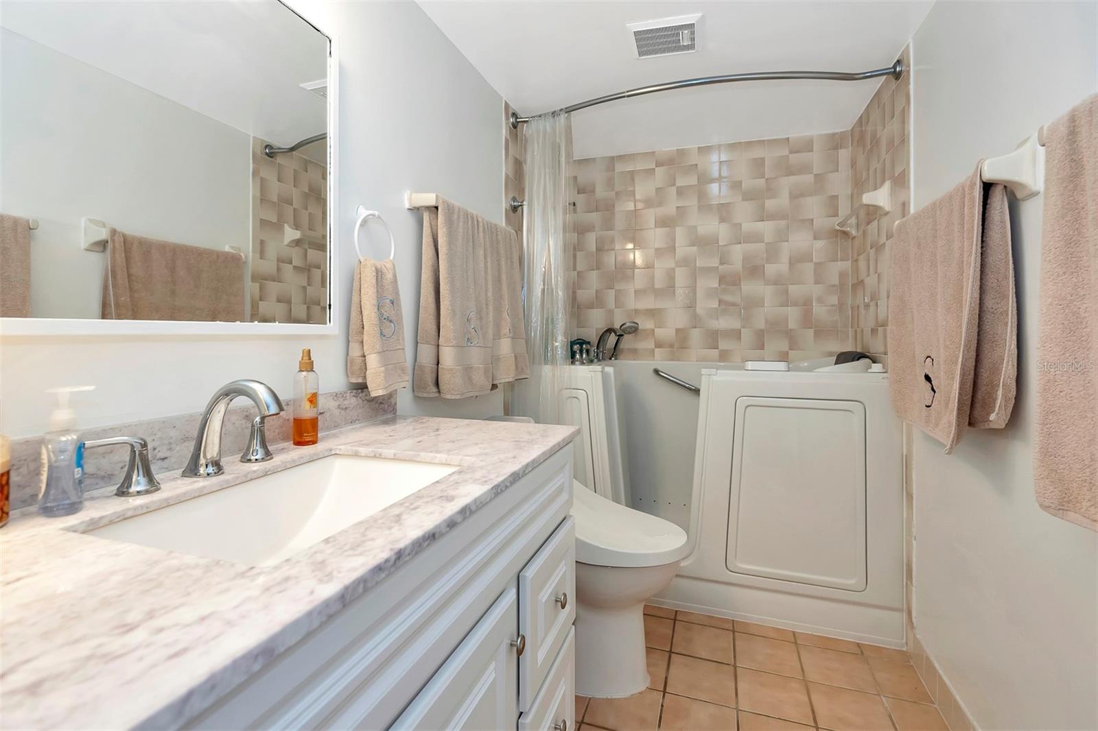 Image 29 of 77 For 3370 Ocean Shore Boulevard 4060