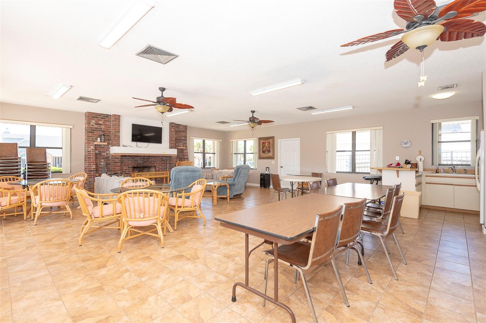 Image 57 of 77 For 3370 Ocean Shore Boulevard 4060