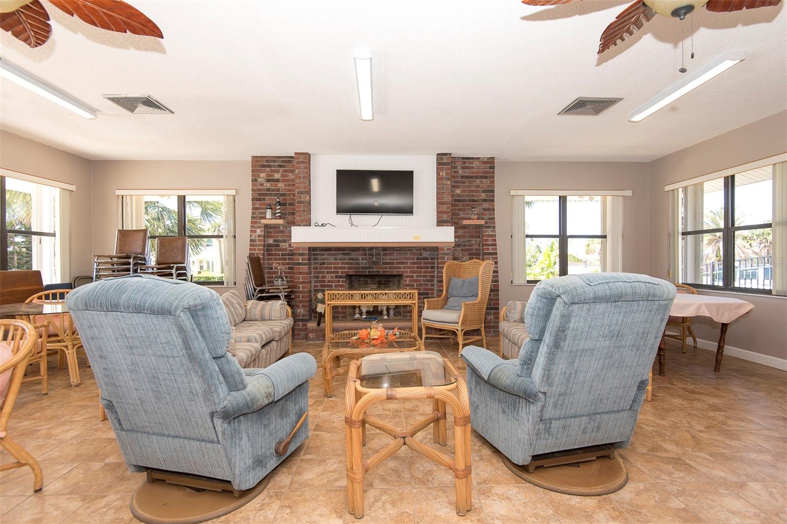 Image 58 of 77 For 3370 Ocean Shore Boulevard 4060