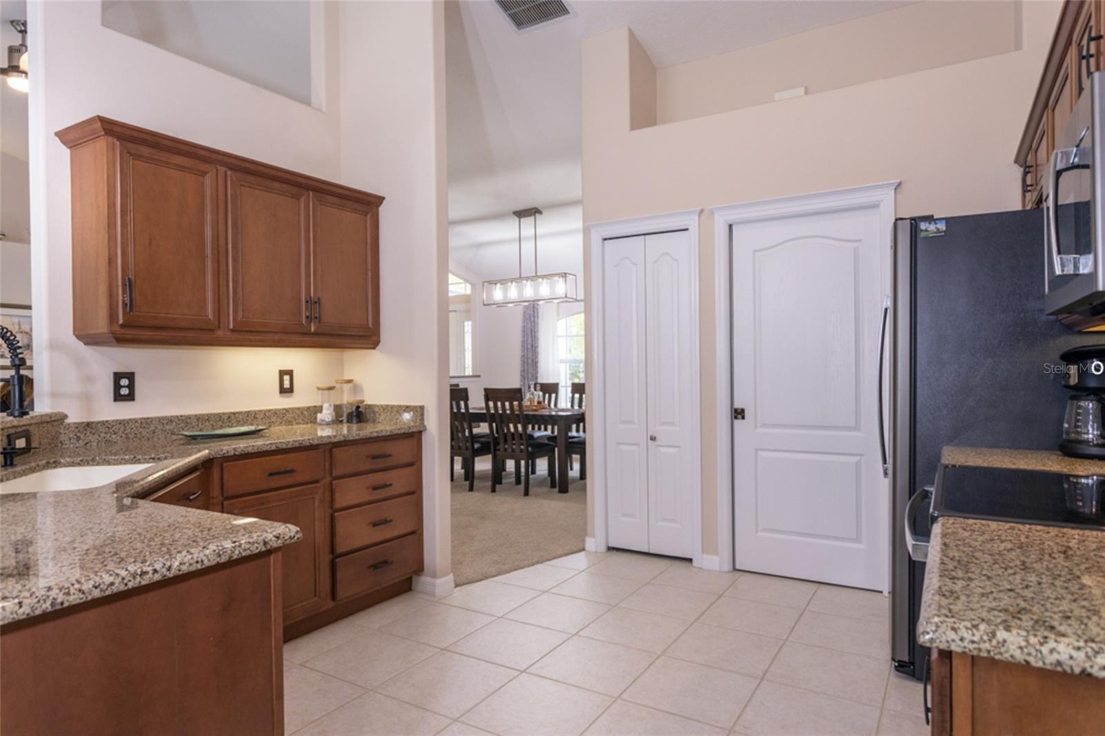 Image 7 of 29 For 14 Sandpiper Court