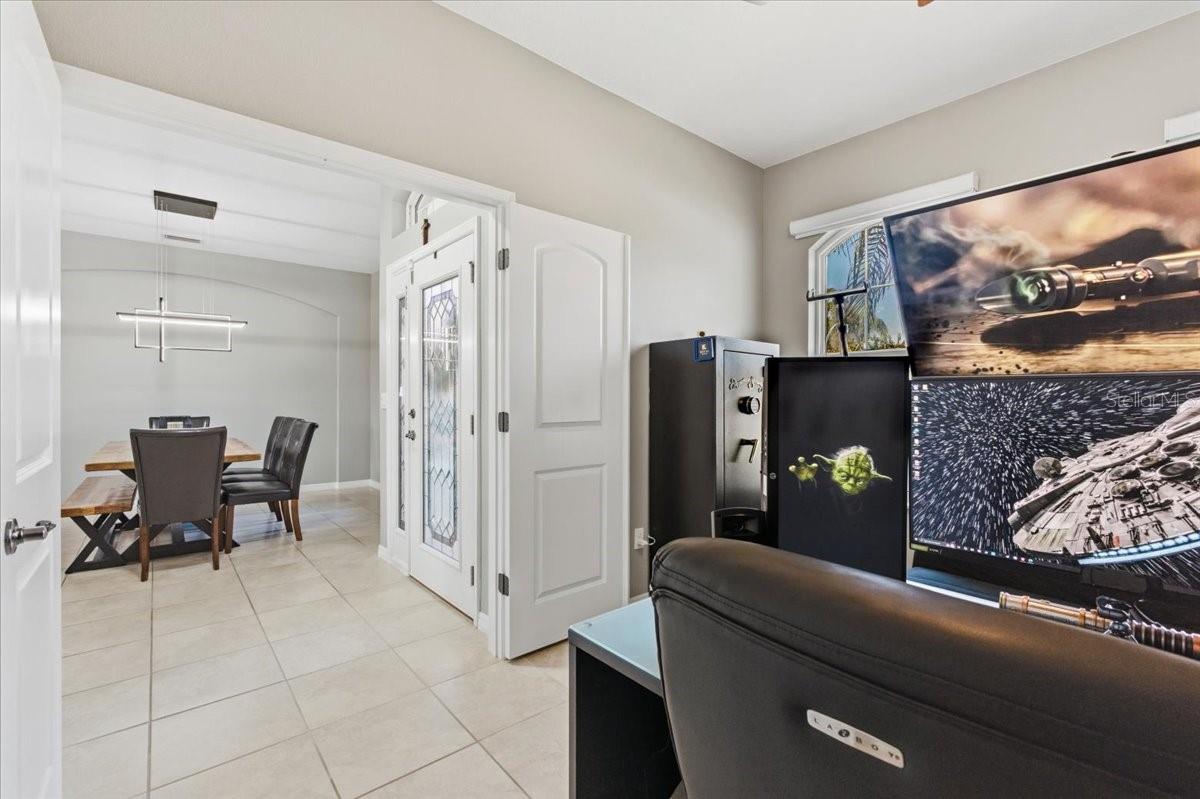 Image 10 of 31 For 6 Arena Lake Drive