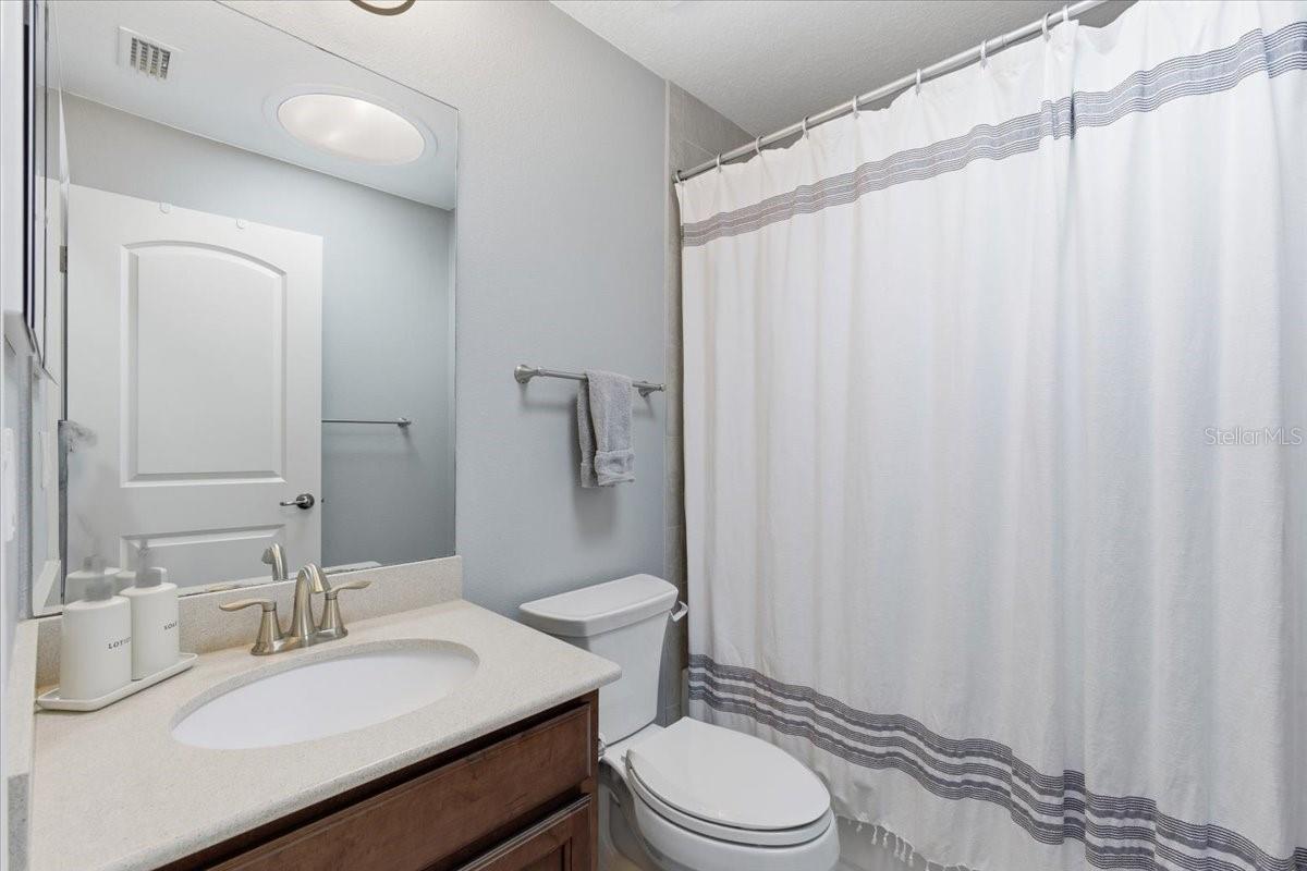 Image 13 of 31 For 6 Arena Lake Drive