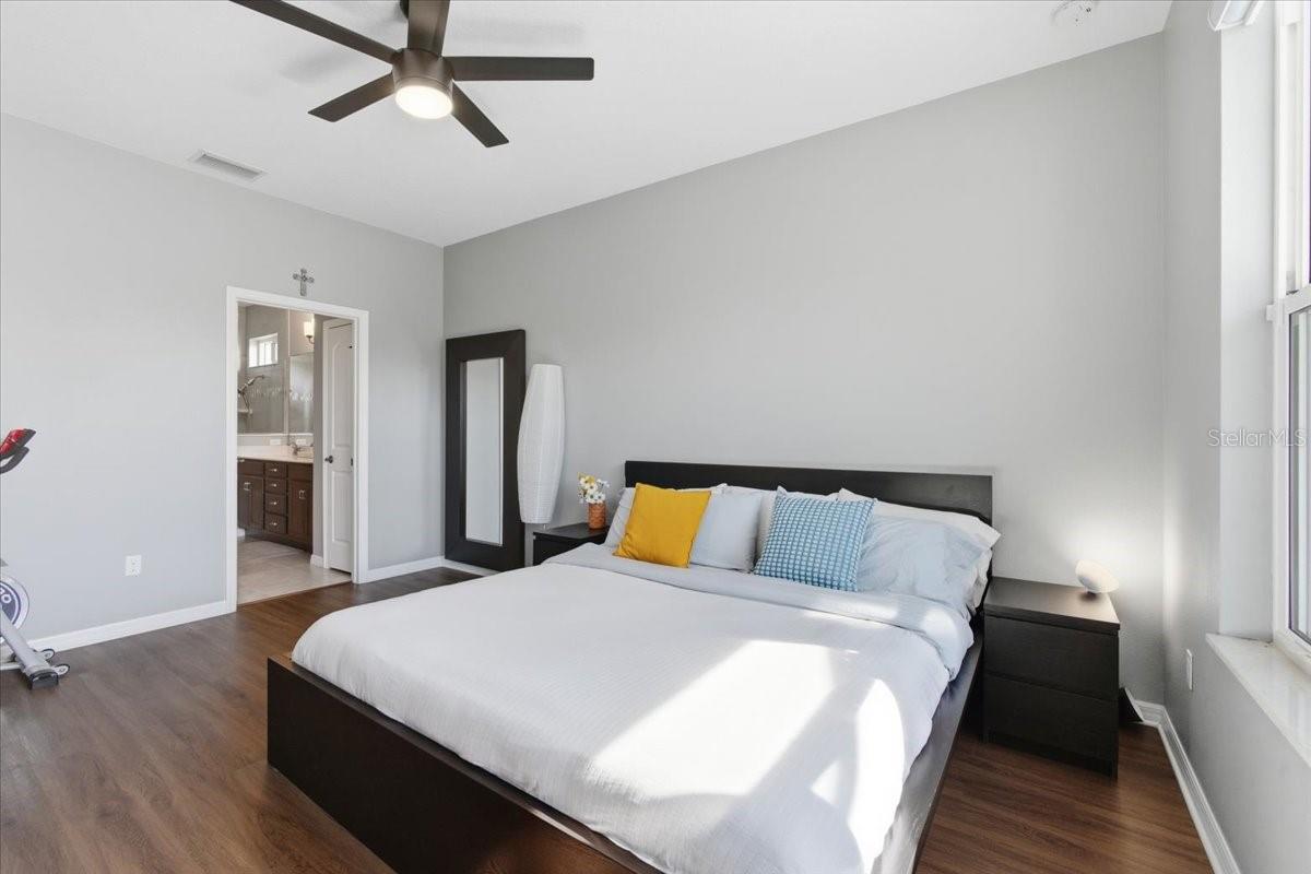 Image 16 of 31 For 6 Arena Lake Drive