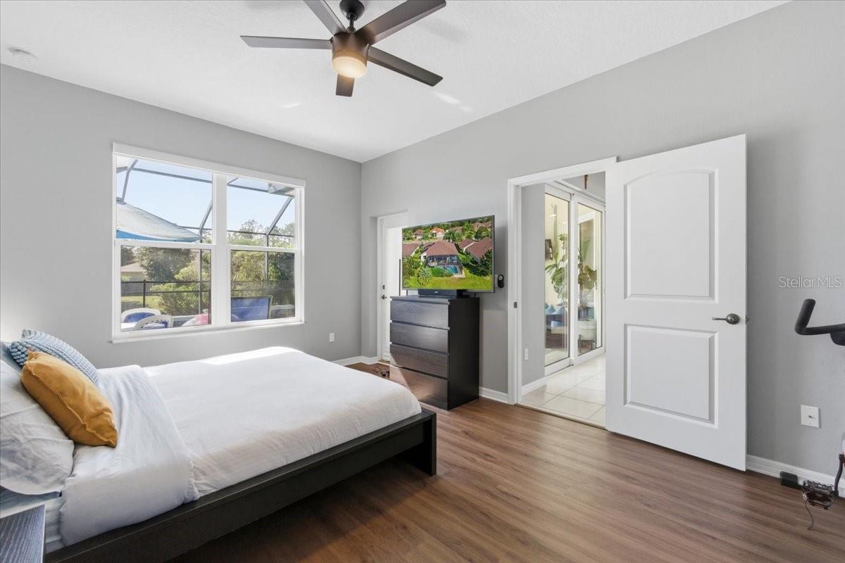 Image 21 of 31 For 6 Arena Lake Drive