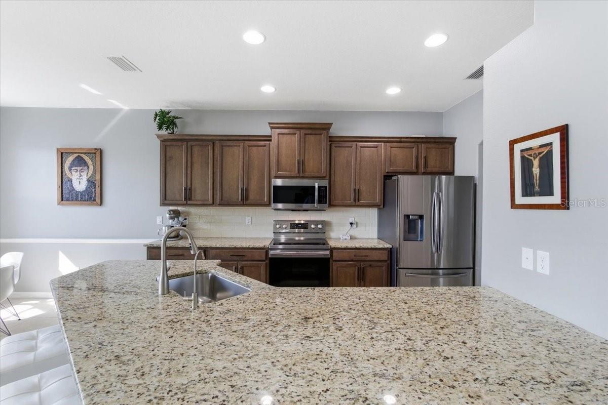 Image 8 of 31 For 6 Arena Lake Drive