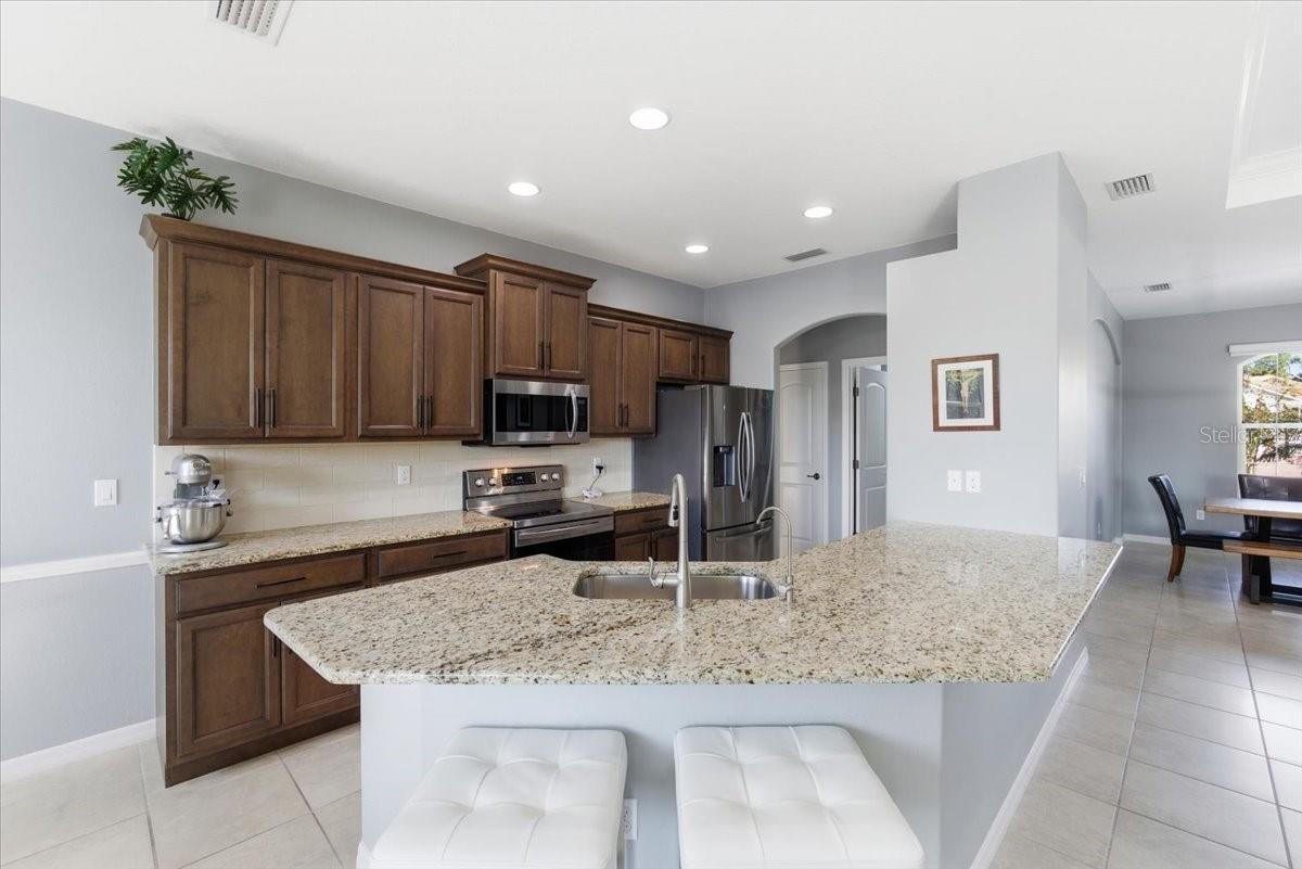 Image 9 of 31 For 6 Arena Lake Drive