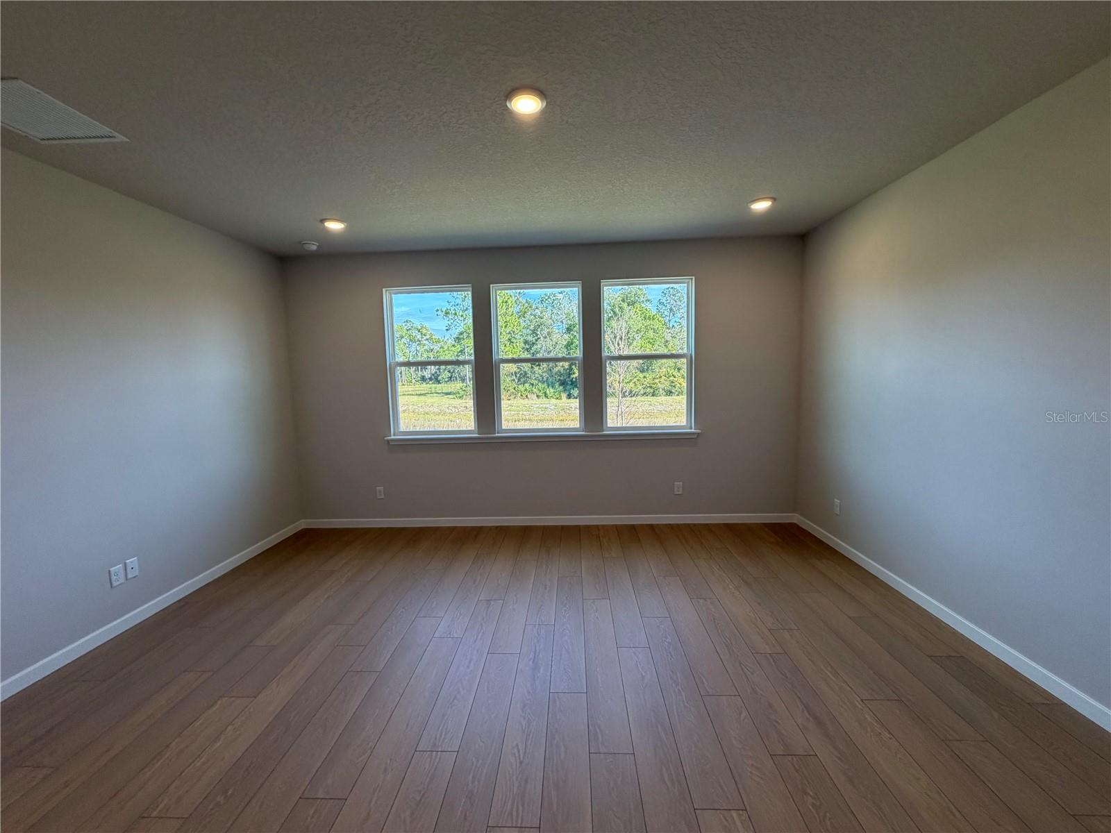 Image 31 of 40 For 54 Pegasus Road