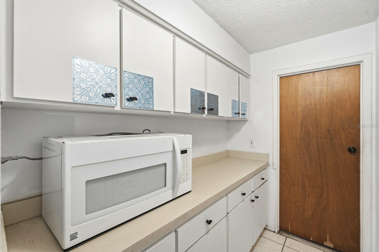 Image 11 of 36 For 205 Holly Drive