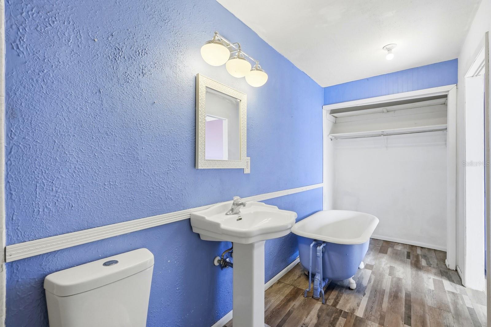 Image 17 of 36 For 205 Holly Drive