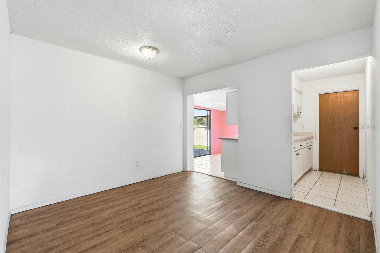 Image 7 of 36 For 205 Holly Drive