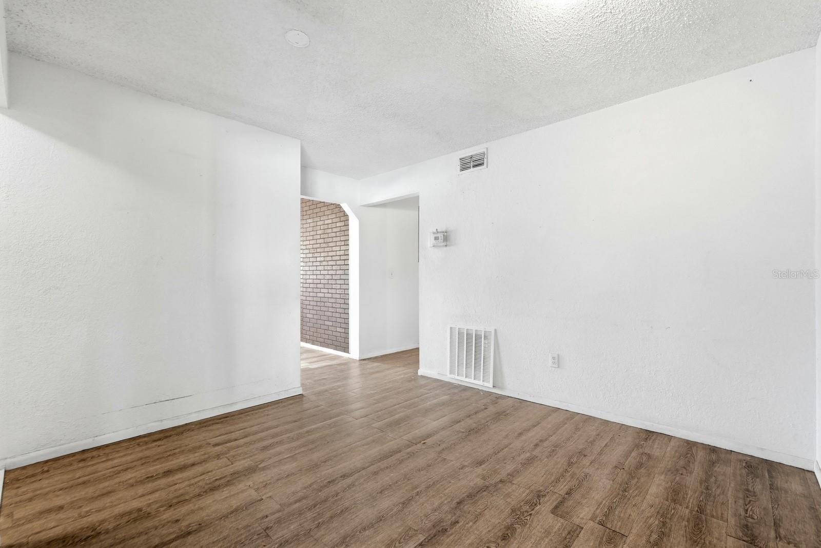 Image 9 of 36 For 205 Holly Drive