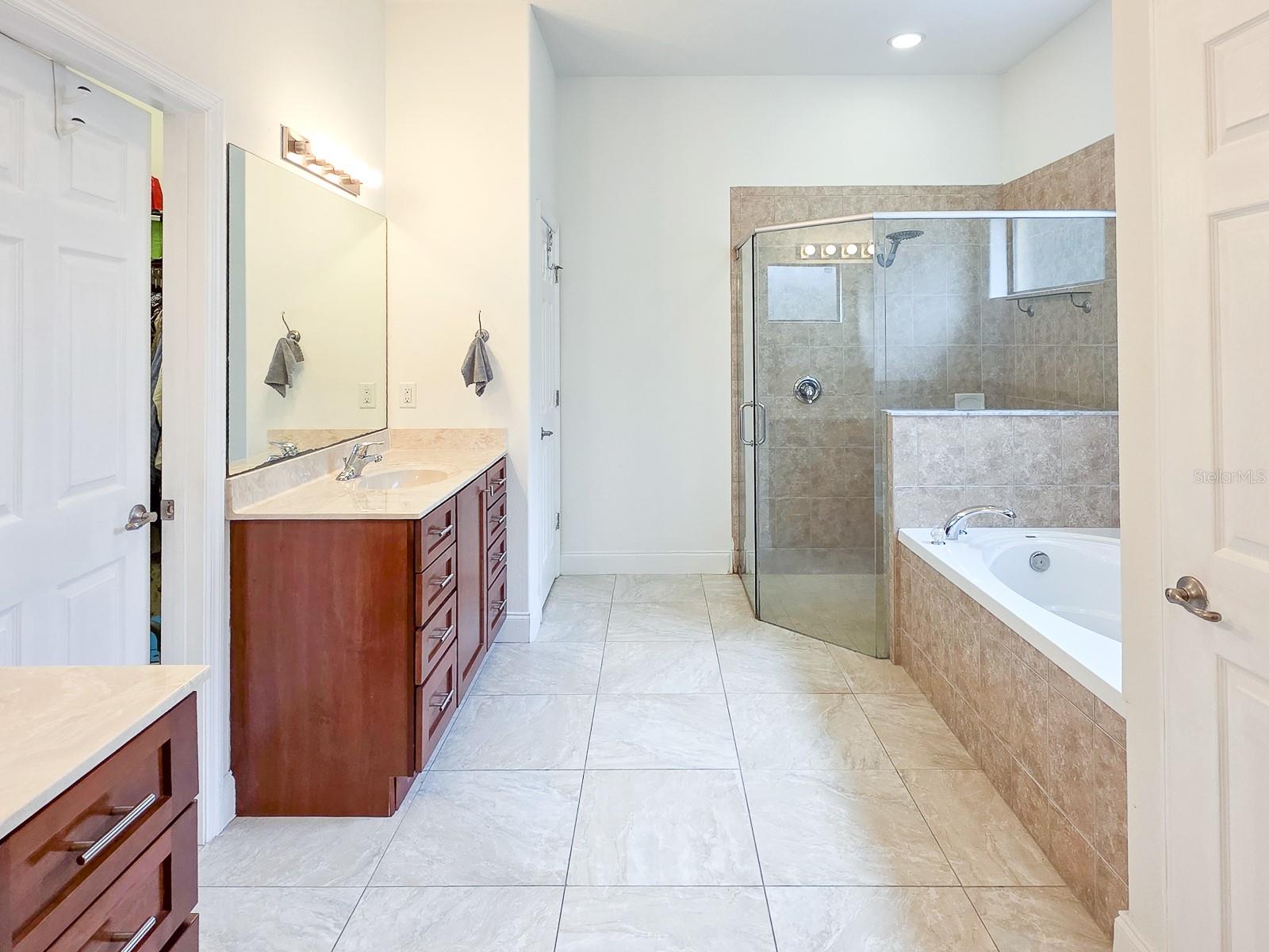 Image 30 of 74 For 13 River Oaks Way