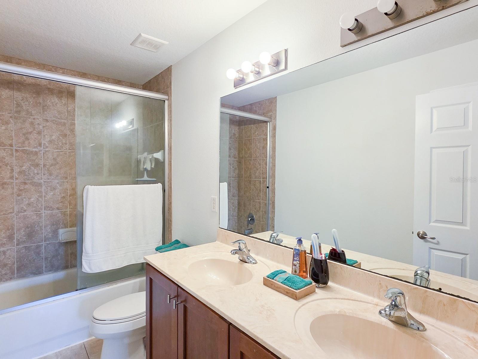 Image 46 of 74 For 13 River Oaks Way