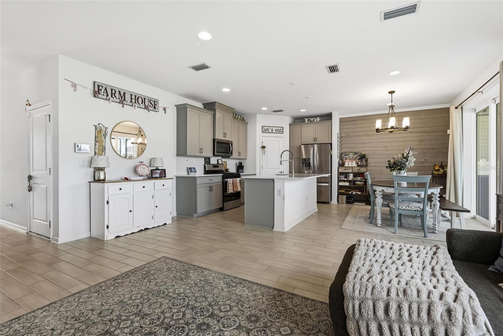 Image 10 of 58 For 296 Bermudez Way Way