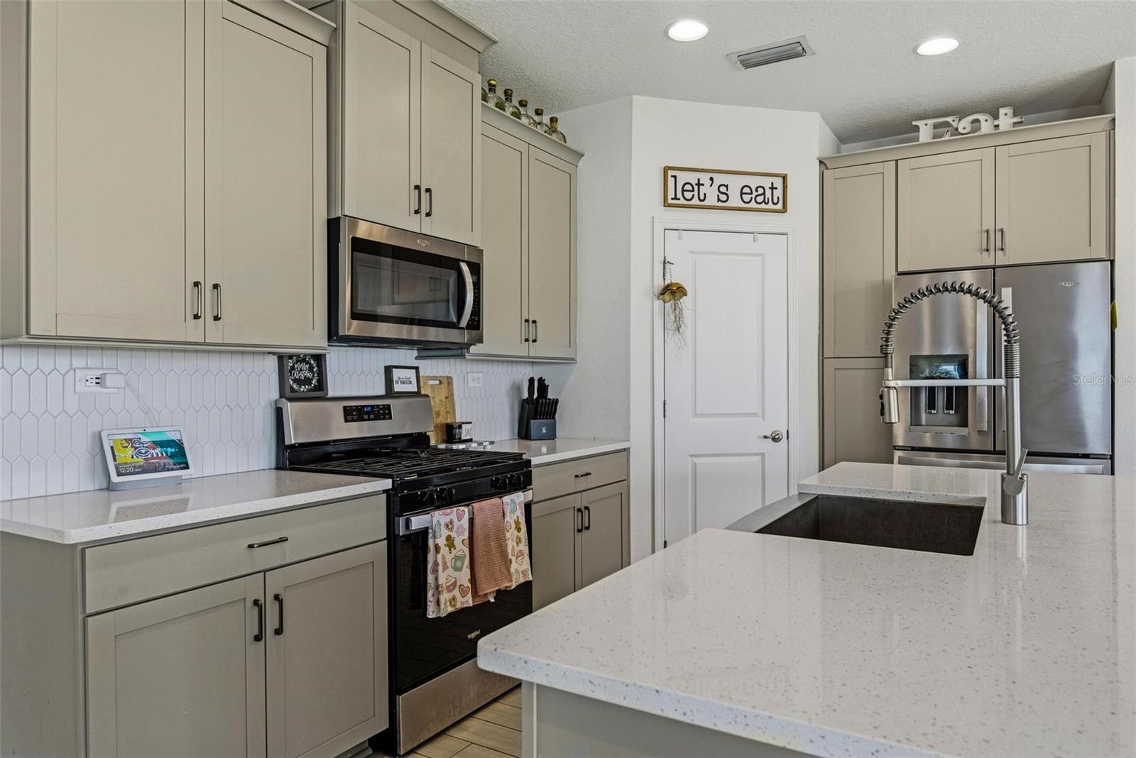 Image 13 of 58 For 296 Bermudez Way Way