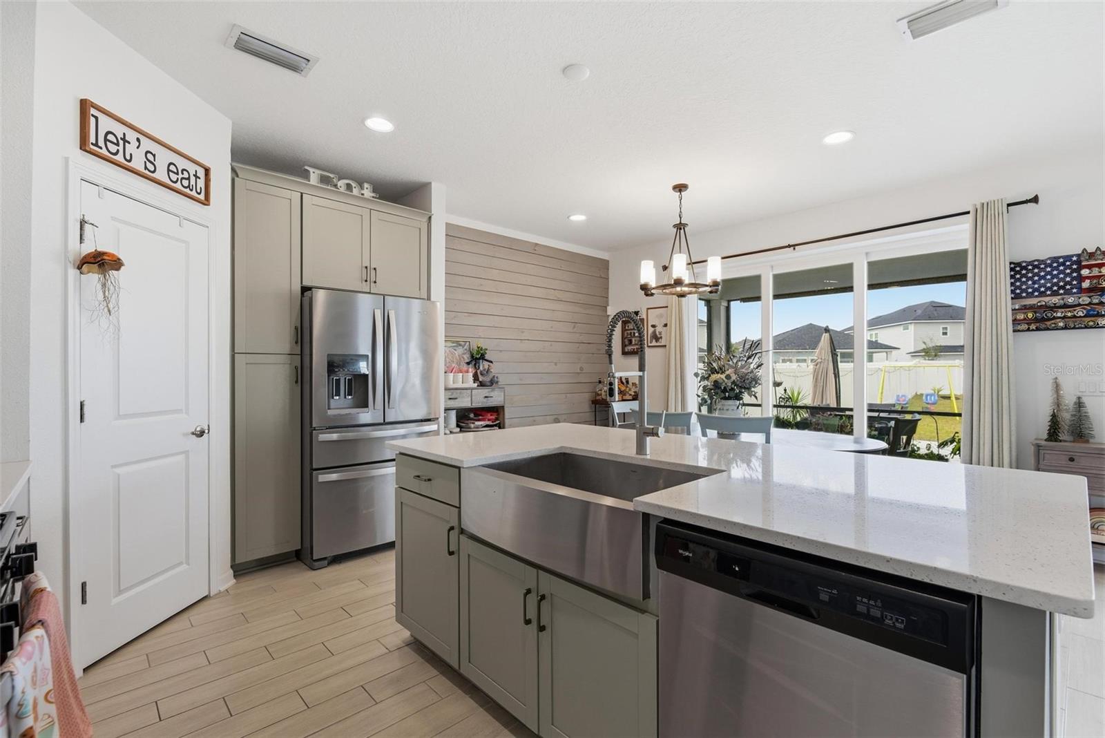 Image 15 of 58 For 296 Bermudez Way Way