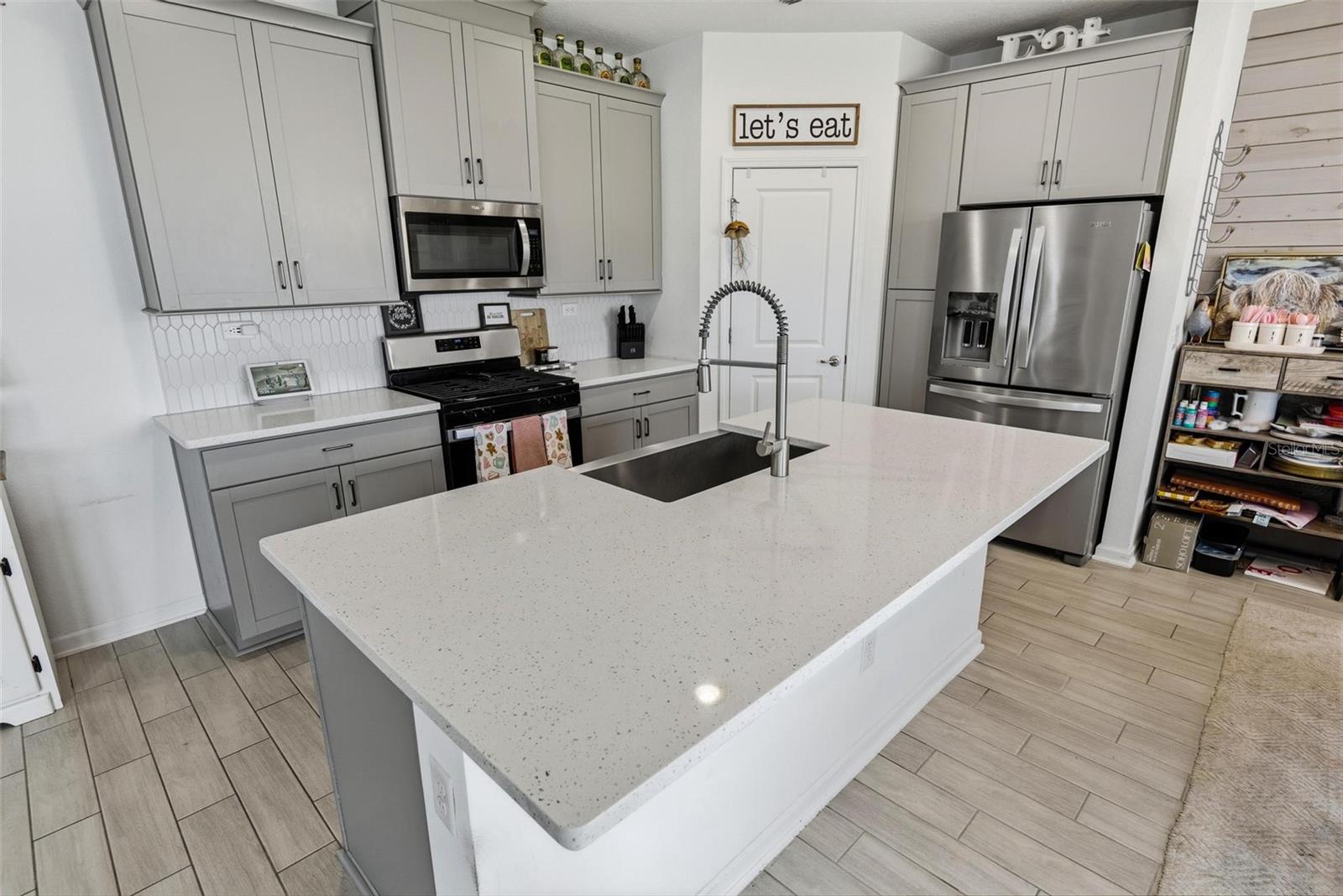 Image 22 of 58 For 296 Bermudez Way Way