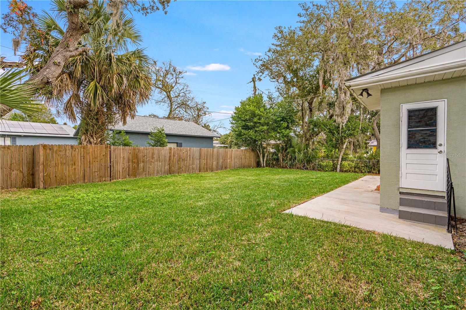 Image 6 of 70 For 1144 Hillcrest Drive