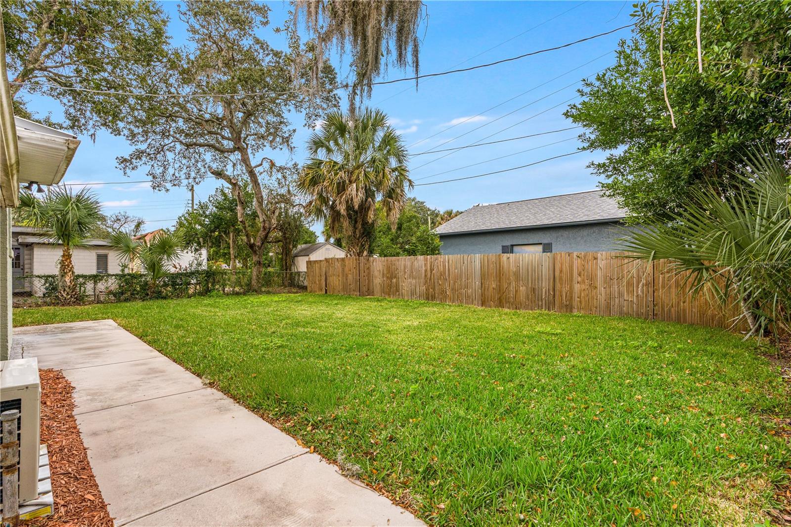 Image 9 of 70 For 1144 Hillcrest Drive