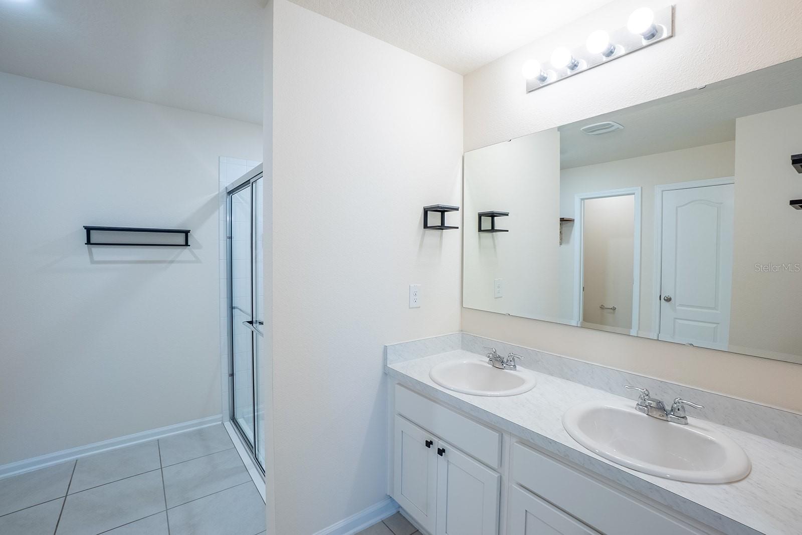 Image 32 of 44 For 1 Zinnia Court