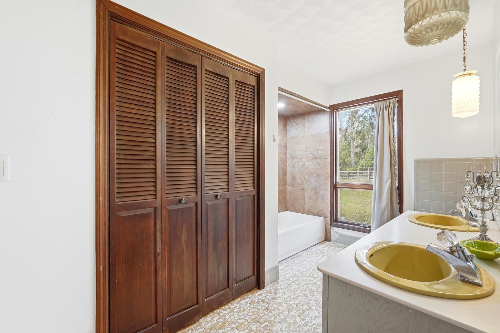 Image 74 of 99 For 120 Creek Crossing Road