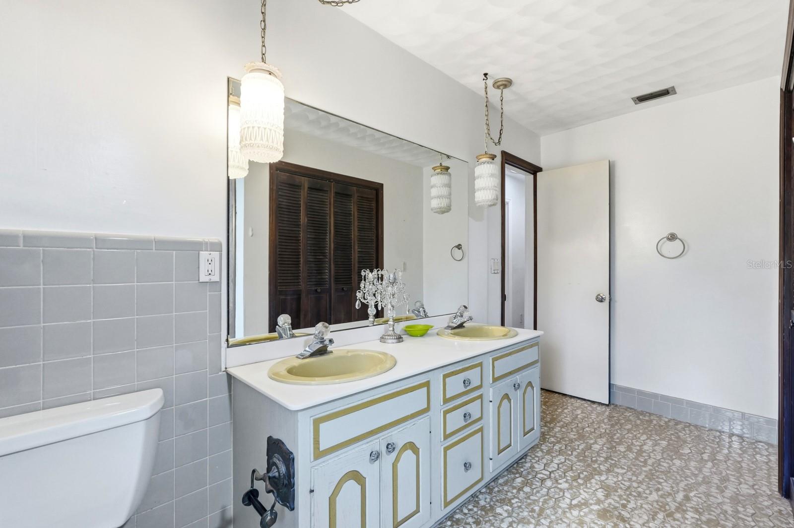 Image 76 of 99 For 120 Creek Crossing Road