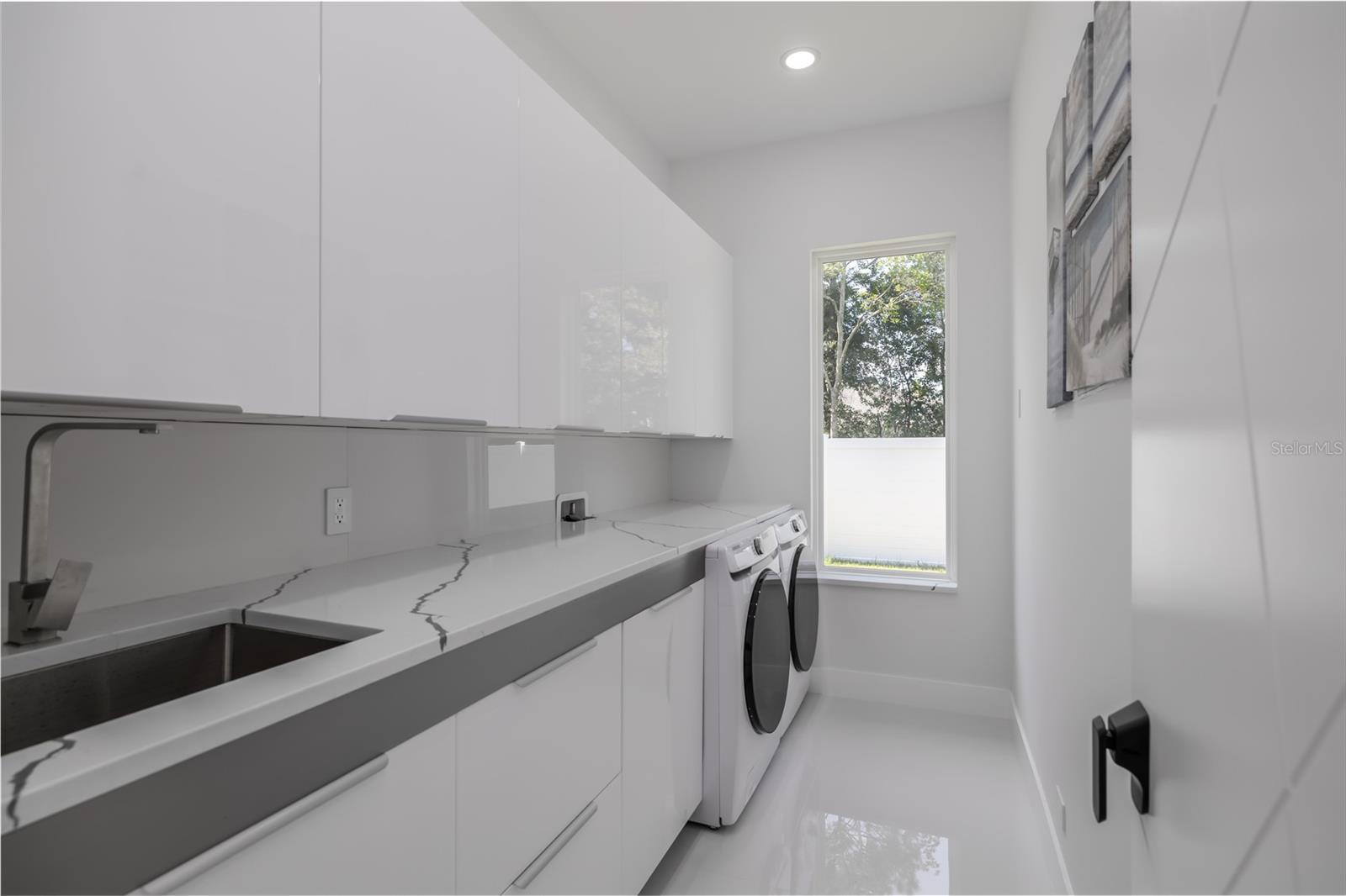 Image 20 of 24 For 6 Rockne Lane