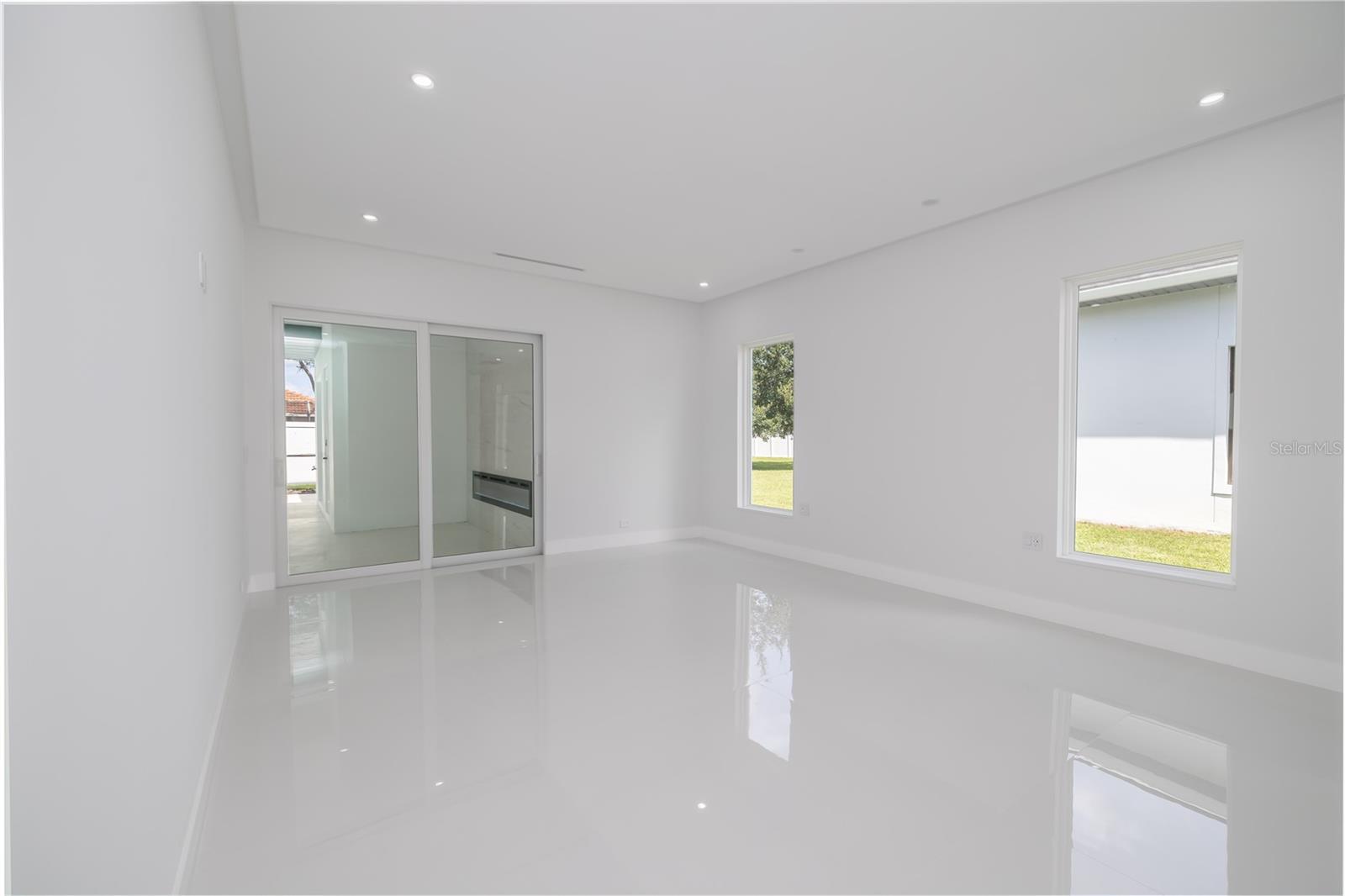 Image 22 of 24 For 6 Rockne Lane