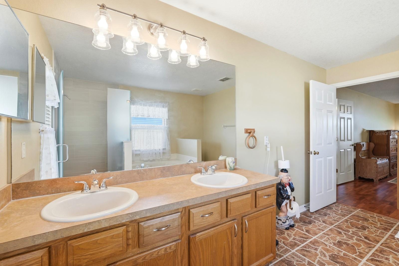 Image 22 of 43 For 2450 Walkertown Avenue