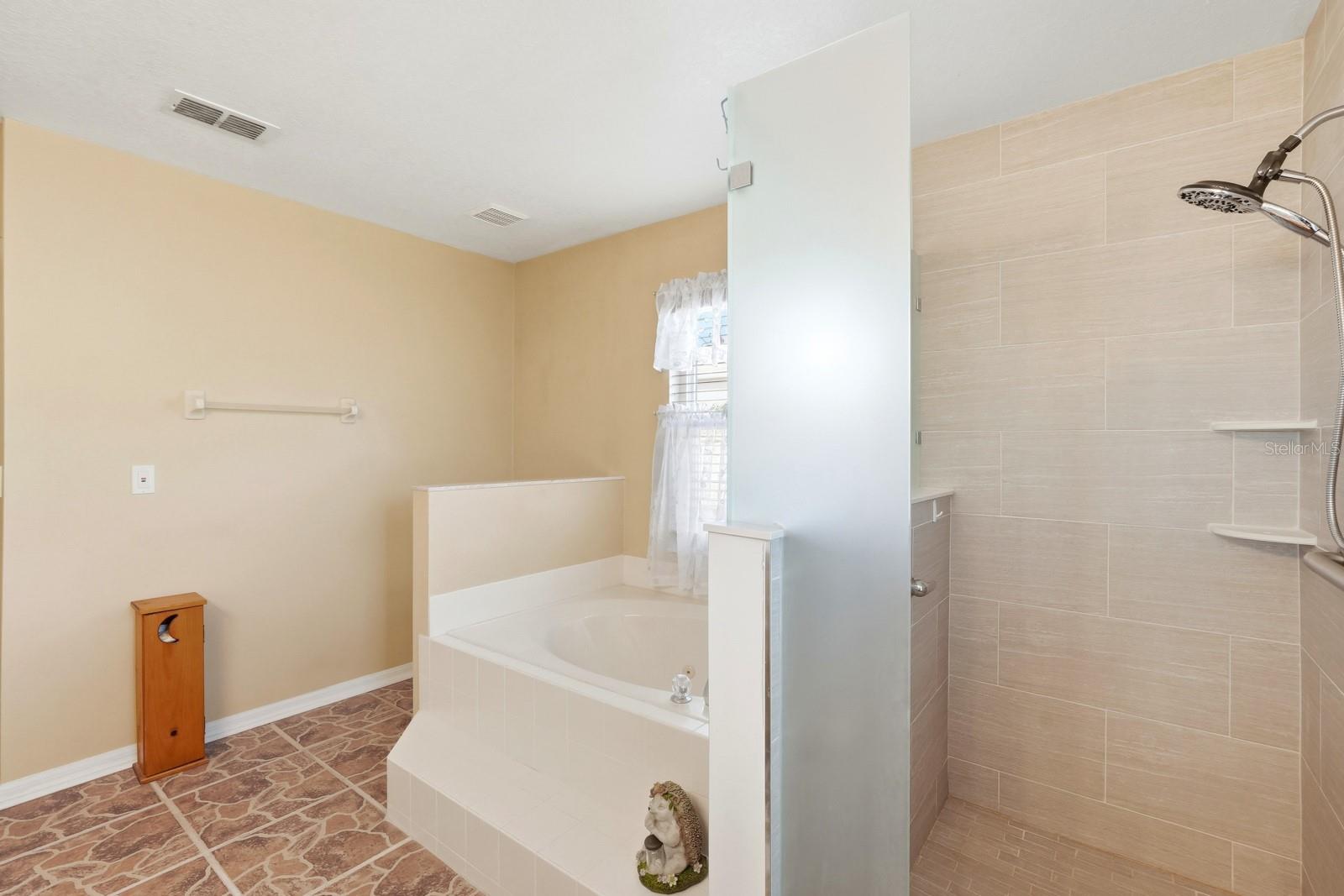 Image 23 of 43 For 2450 Walkertown Avenue