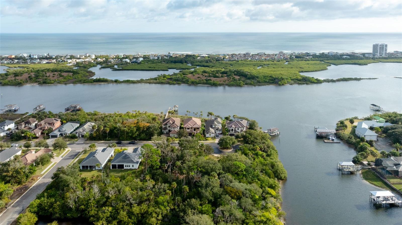 Image 22 of 27 For 302 Riverwalk Drive