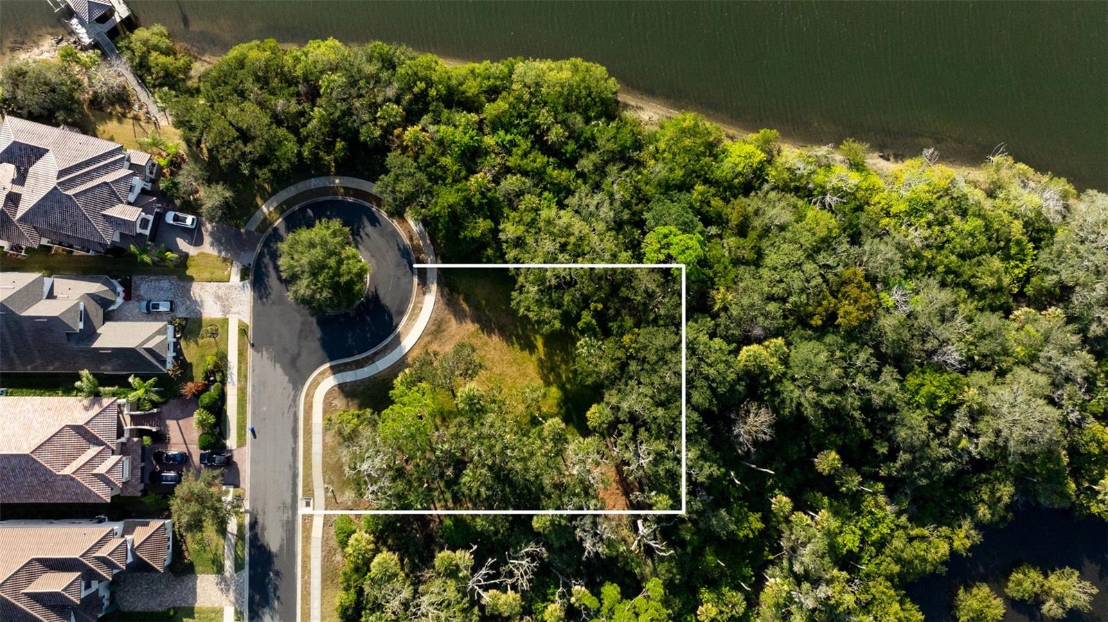 Image 6 of 27 For 302 Riverwalk Drive