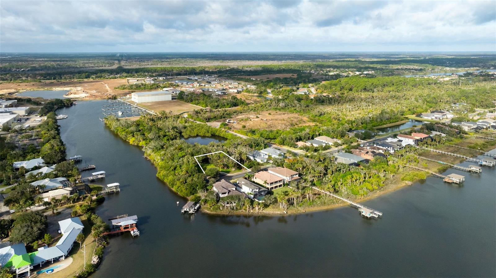 Image 7 of 27 For 302 Riverwalk Drive