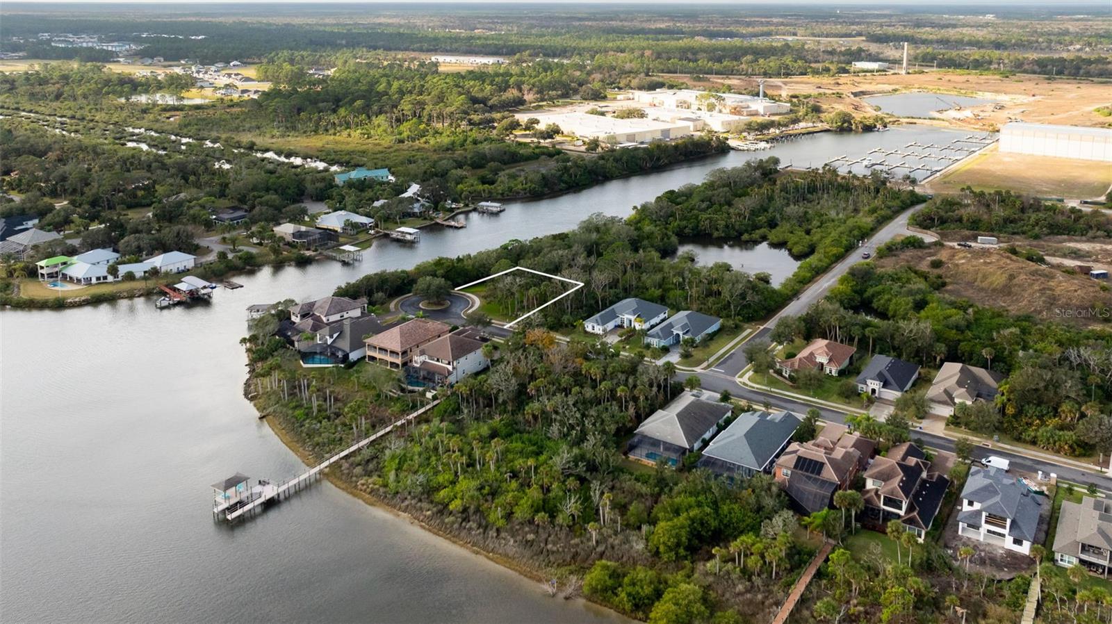 Image 9 of 27 For 302 Riverwalk Drive