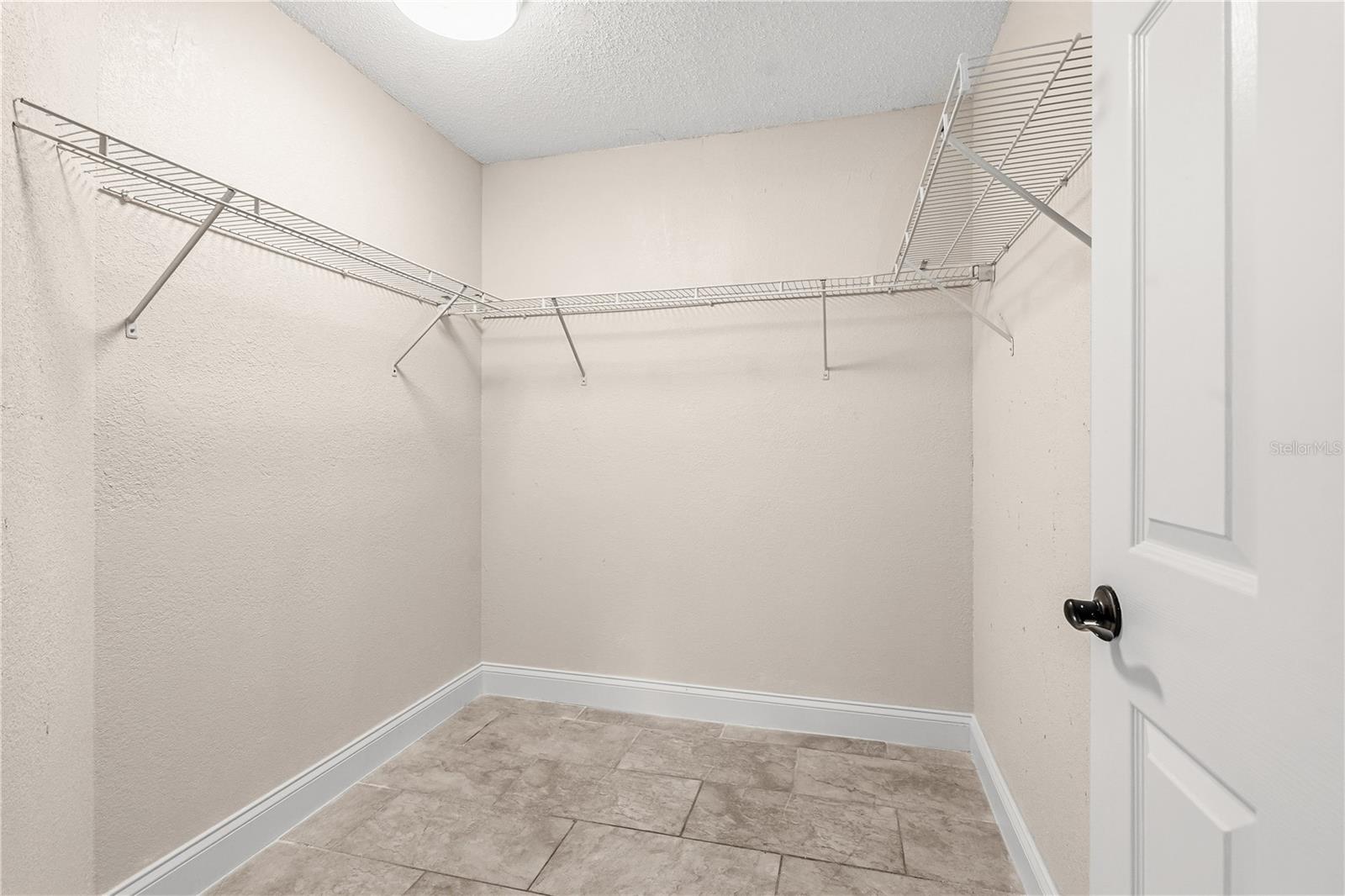 Image 17 of 40 For 44 Captains Walk