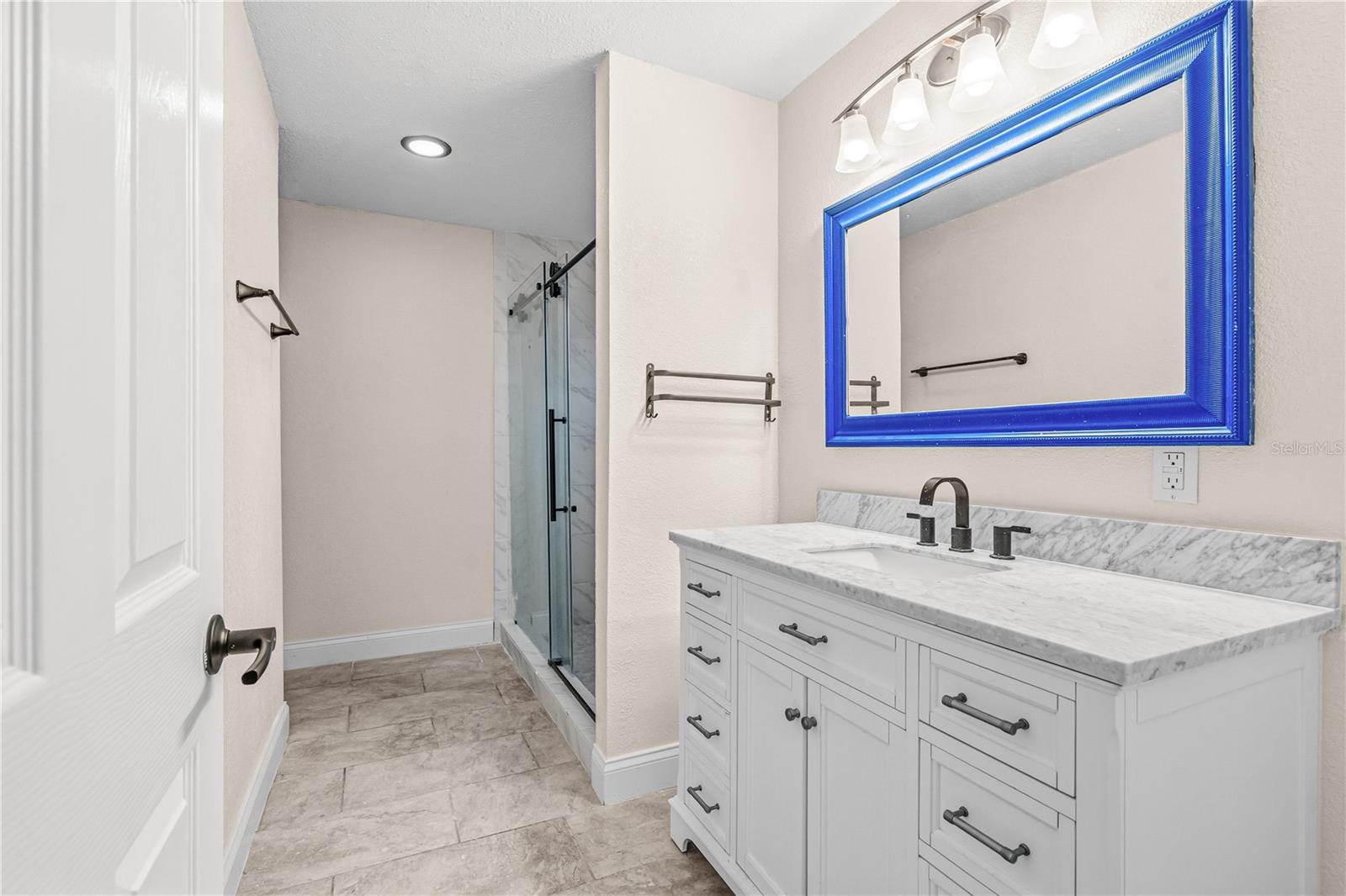 Image 18 of 40 For 44 Captains Walk