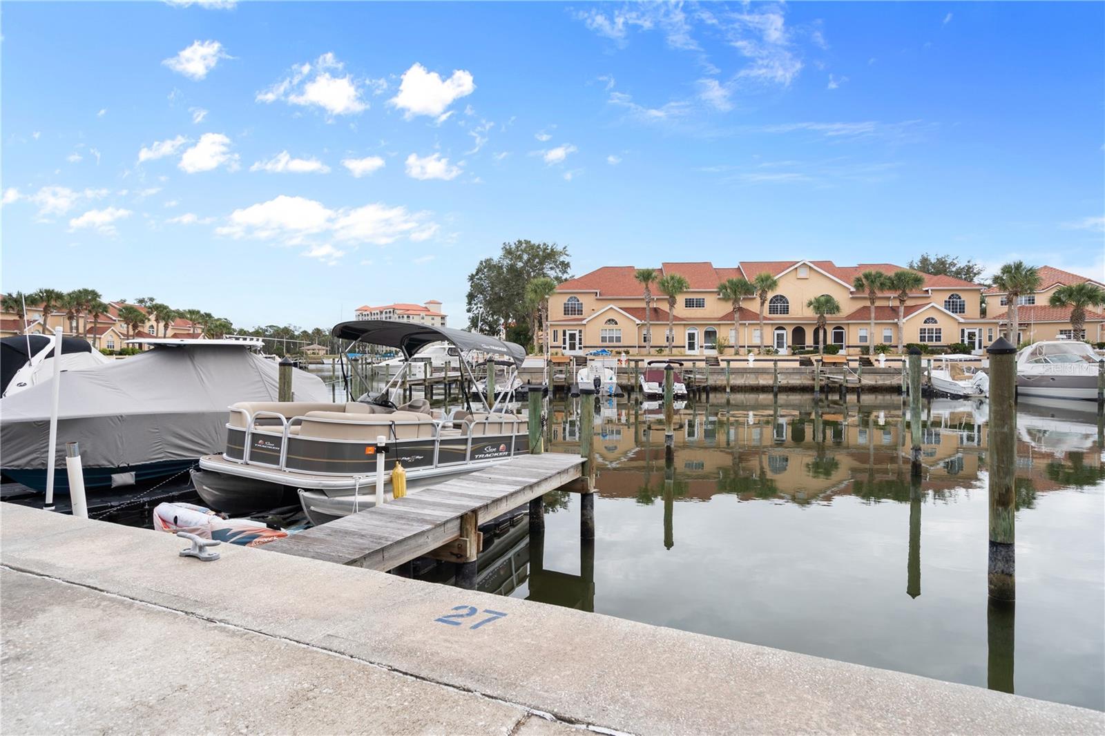 Image 2 of 40 For 44 Captains Walk