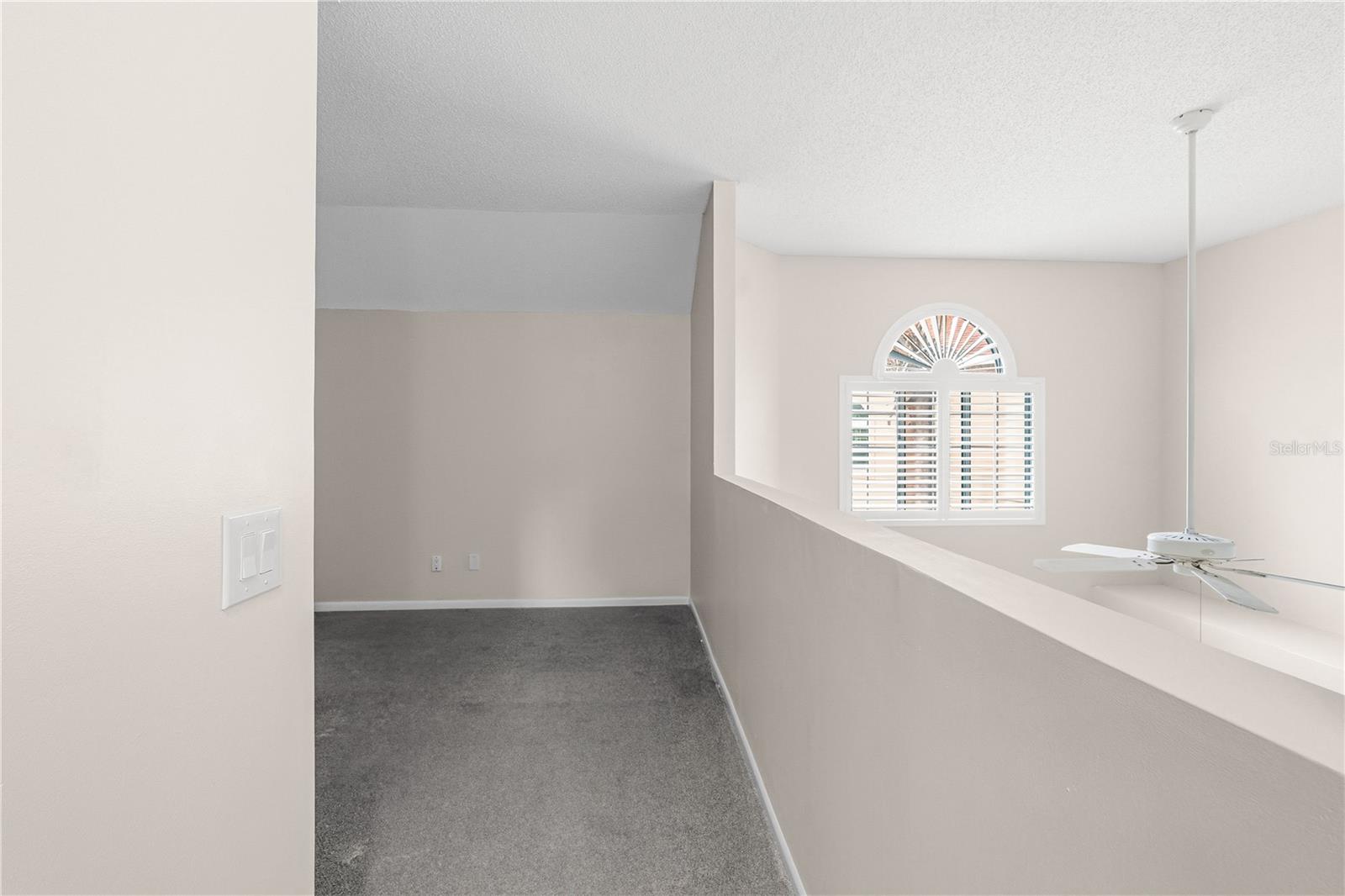 Image 24 of 40 For 44 Captains Walk