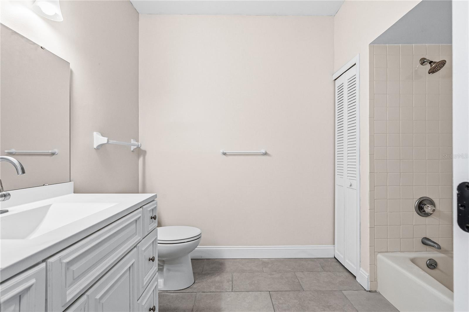 Image 26 of 40 For 44 Captains Walk