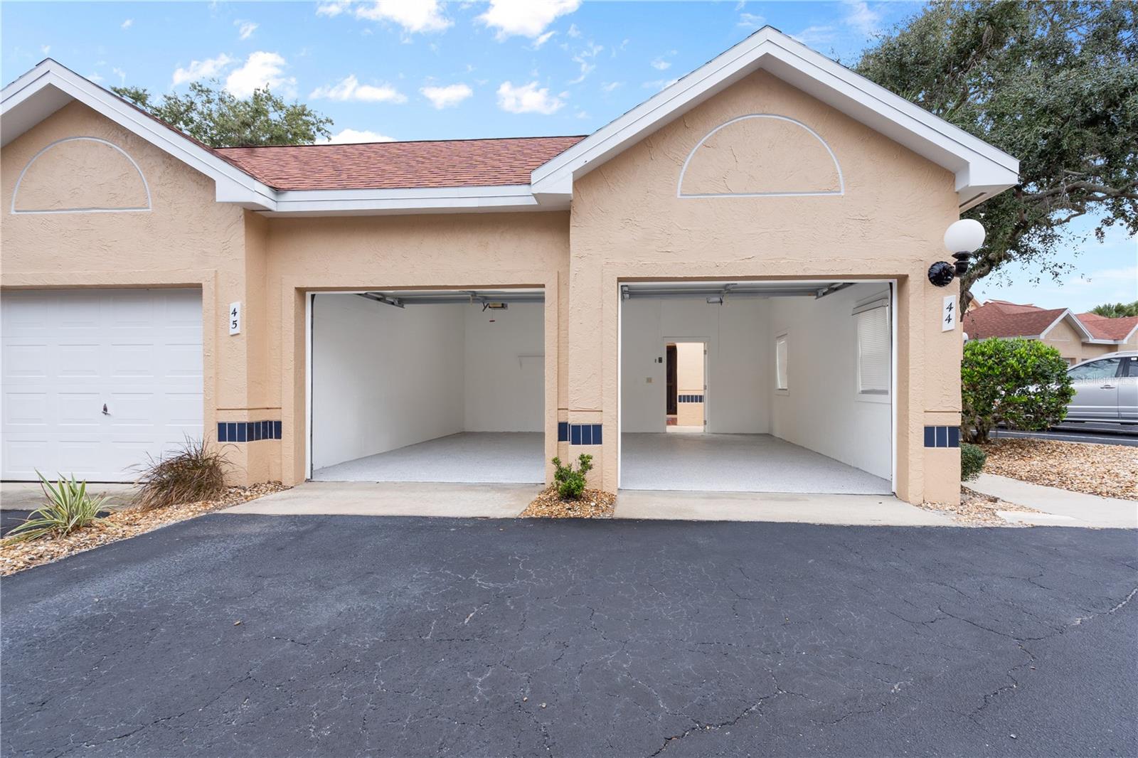 Image 30 of 40 For 44 Captains Walk